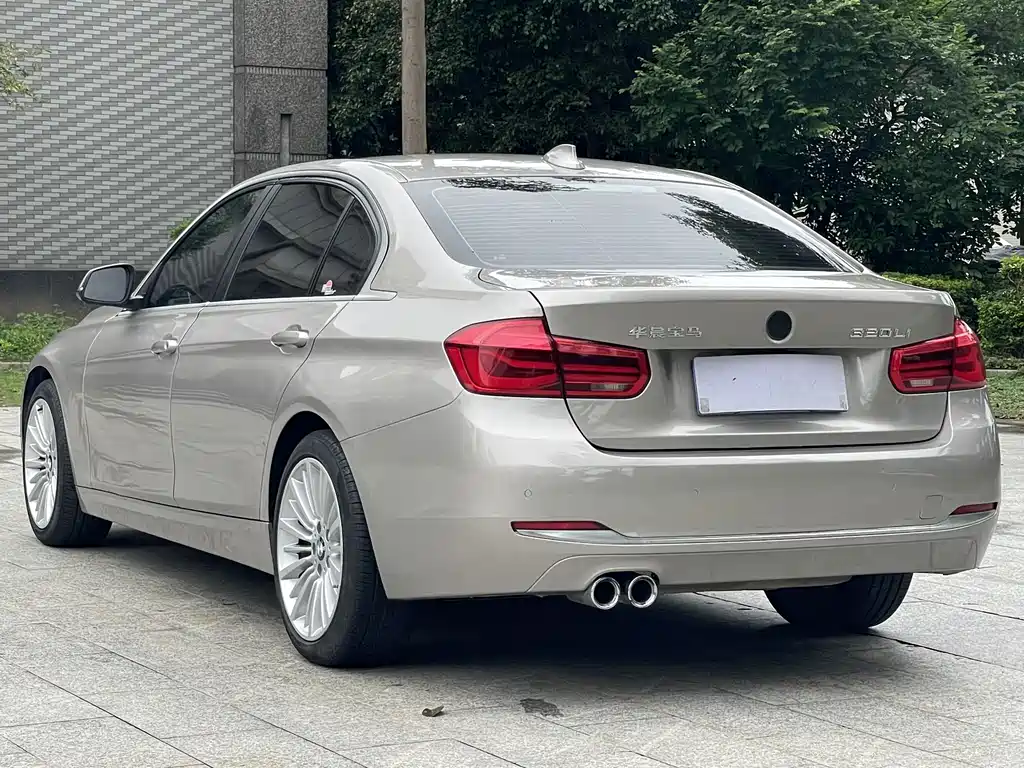 BMW 3 Series 2018 — фото 14