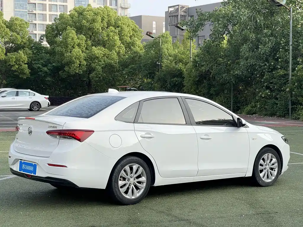 Buick Excelle 2018 — фото 12