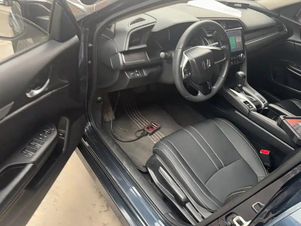 Honda Civic 2018 — фото 13