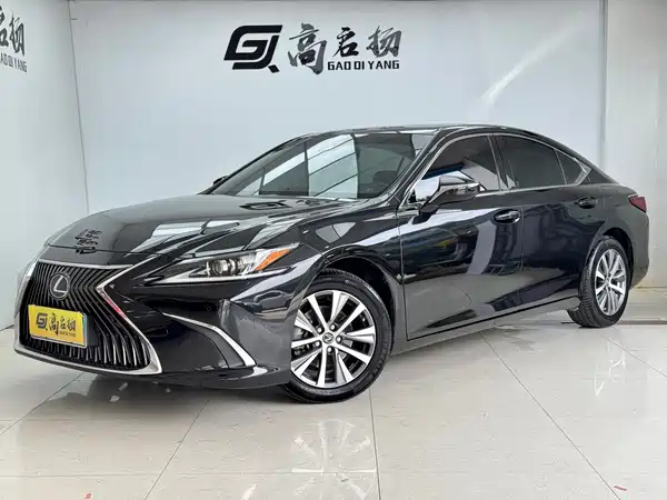 Lexus ES 2021