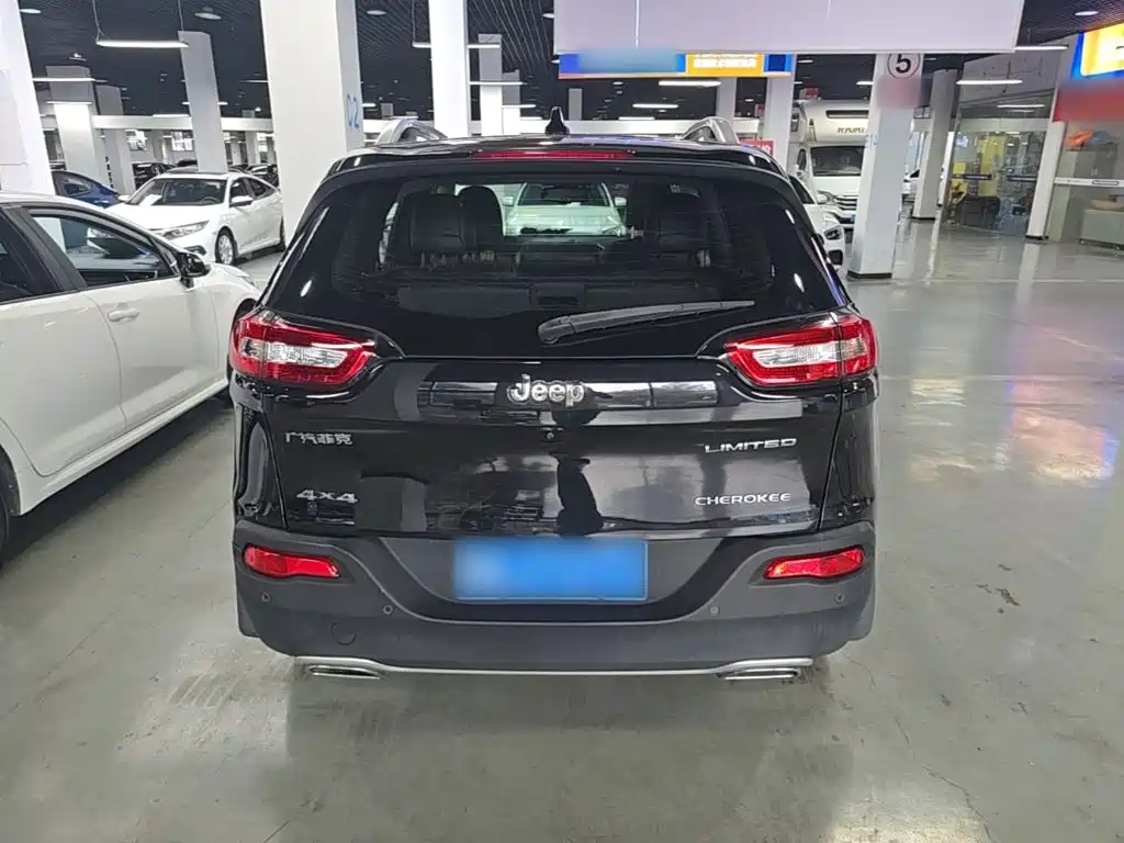 Jeep Cherokee 2018 — фото 6