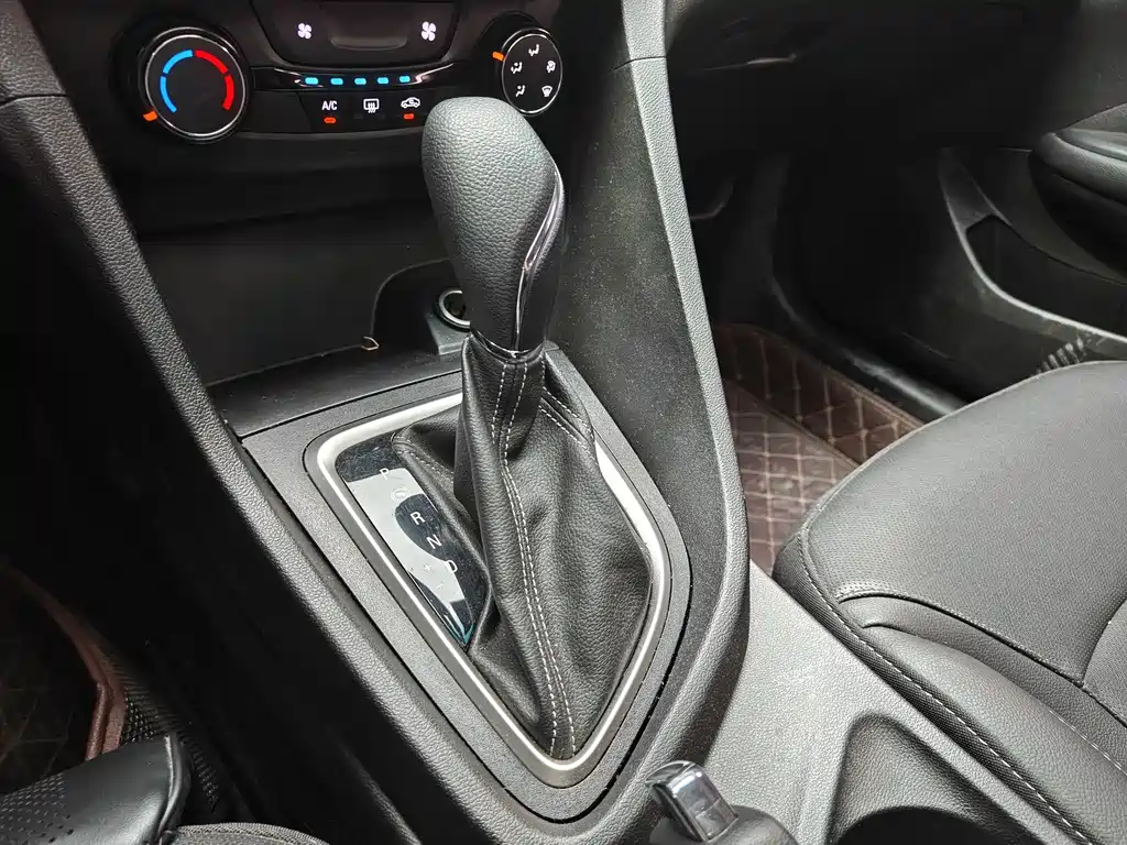 Buick Excelle GT 2022 — фото 9