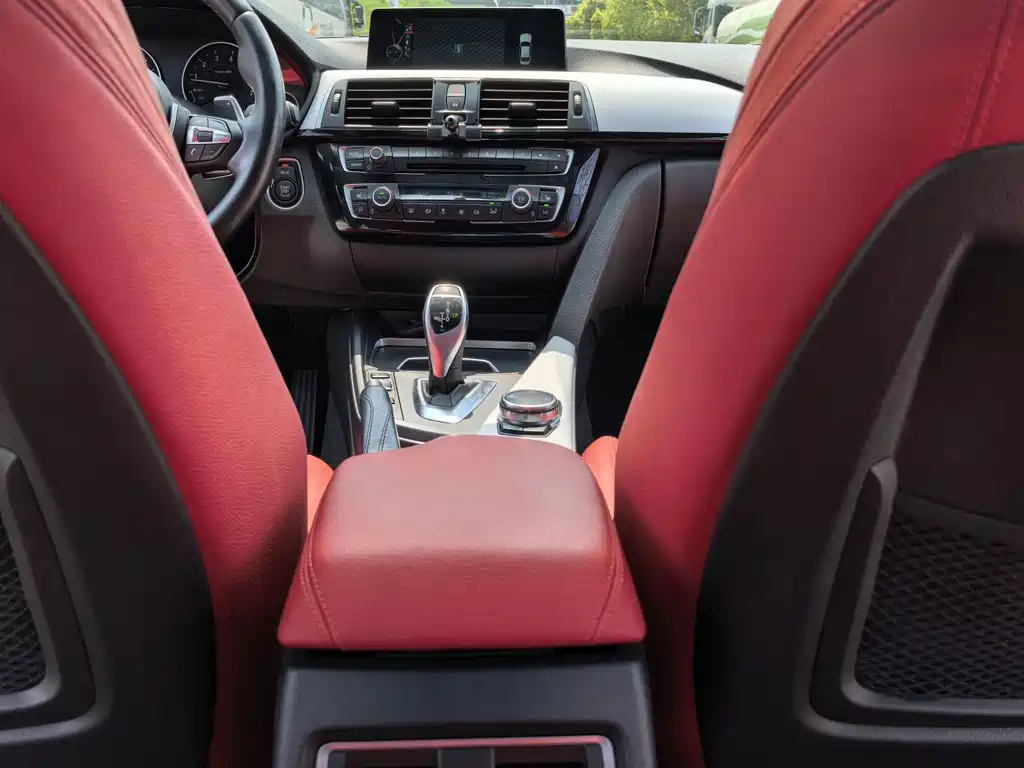 BMW 3 Series 2016 — фото 10