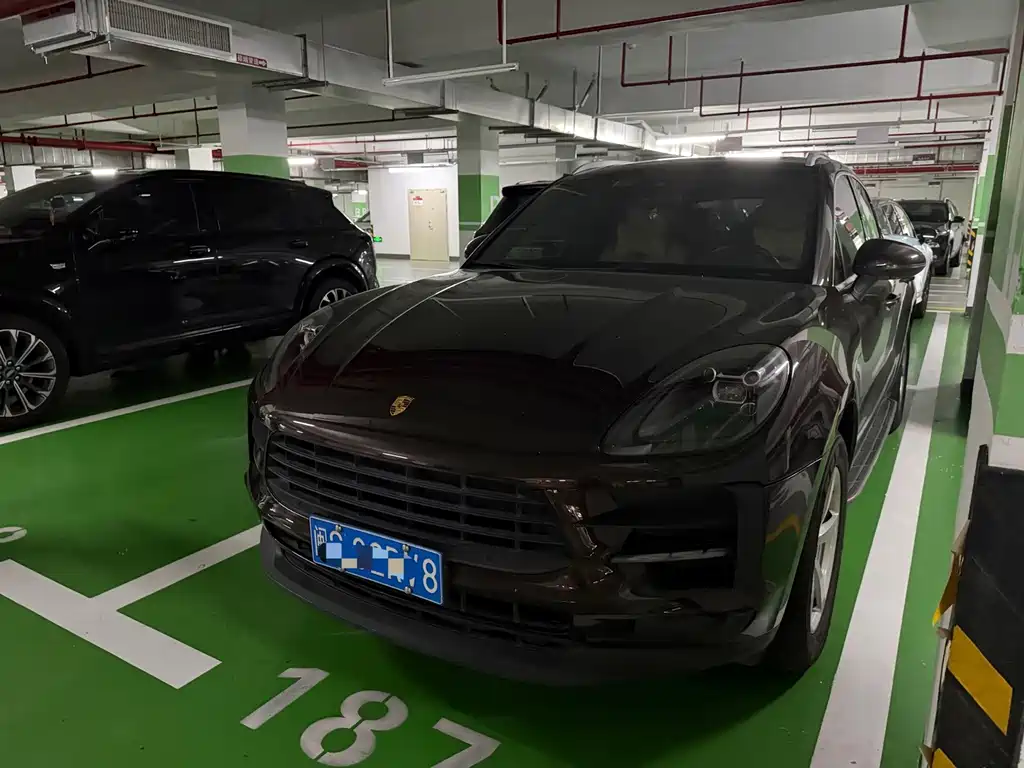 Porsche Macan 2019 — фото 1