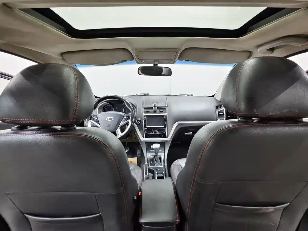 Geely Emgrand 2015 — фото 10