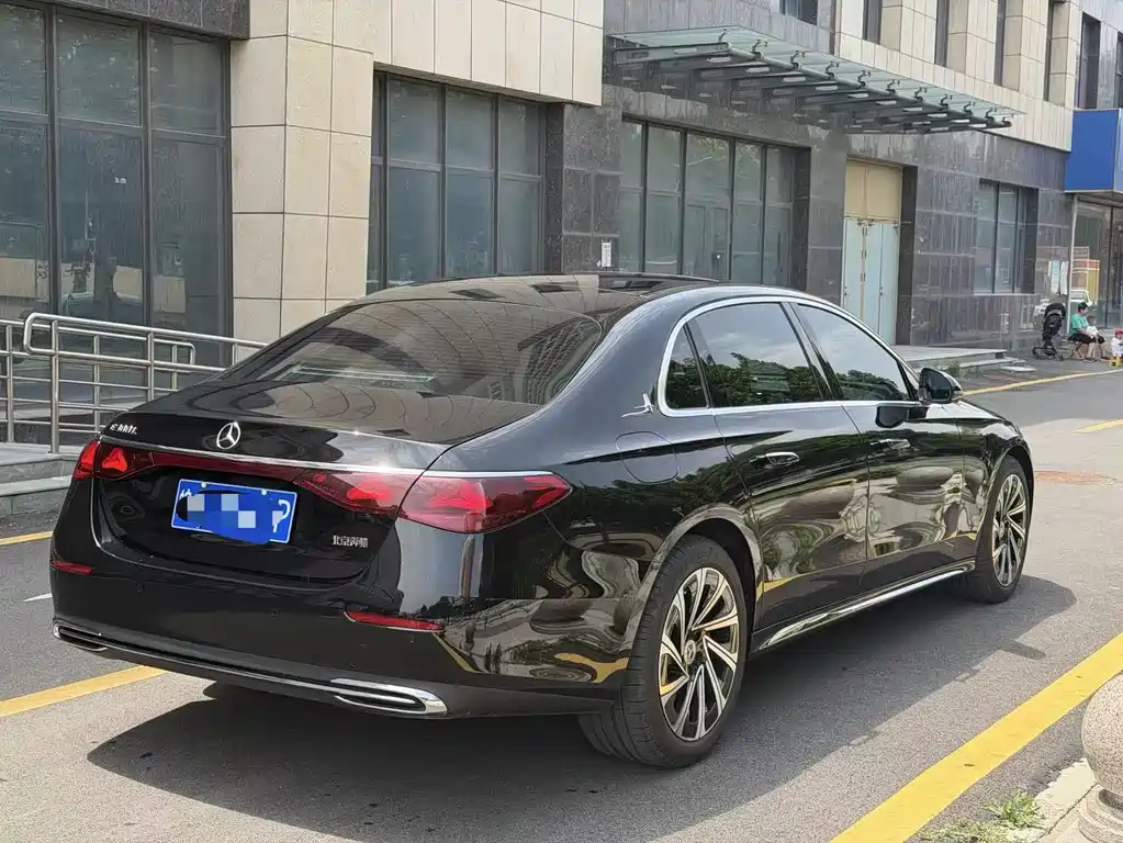 Mercedes-Benz E-Class 2025