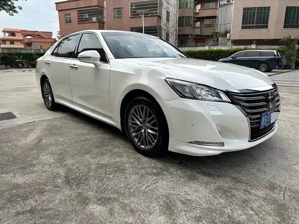 Toyota Crown 2017