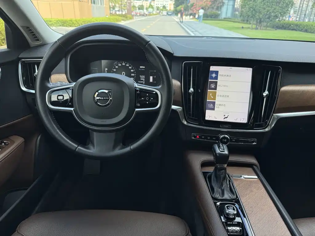 Volvo S90 2018 — фото 9