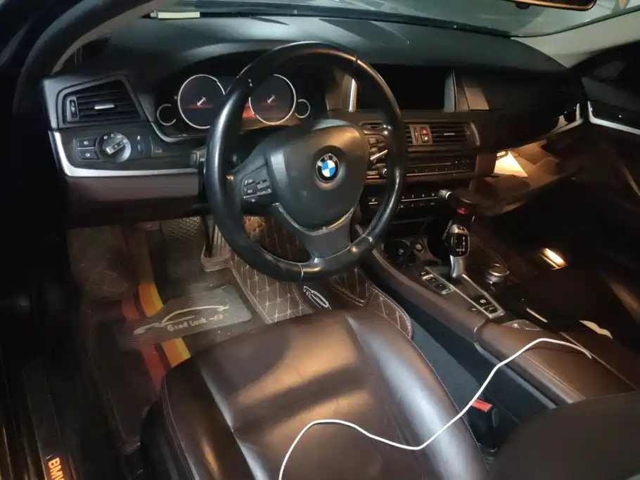 BMW 5 Series 2016 — фото 12