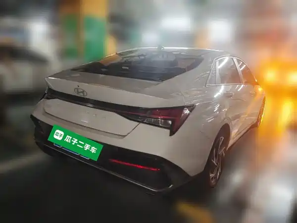 Hyundai Elantra 2024