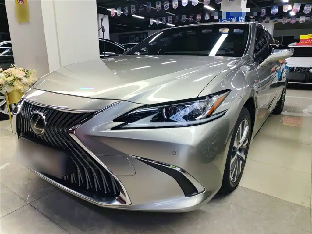 Lexus ES 2020 — фото 2