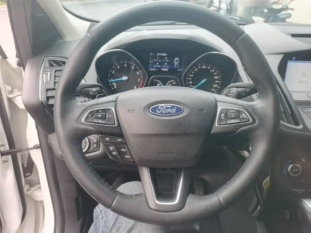 Ford Kuga 2017 — фото 11