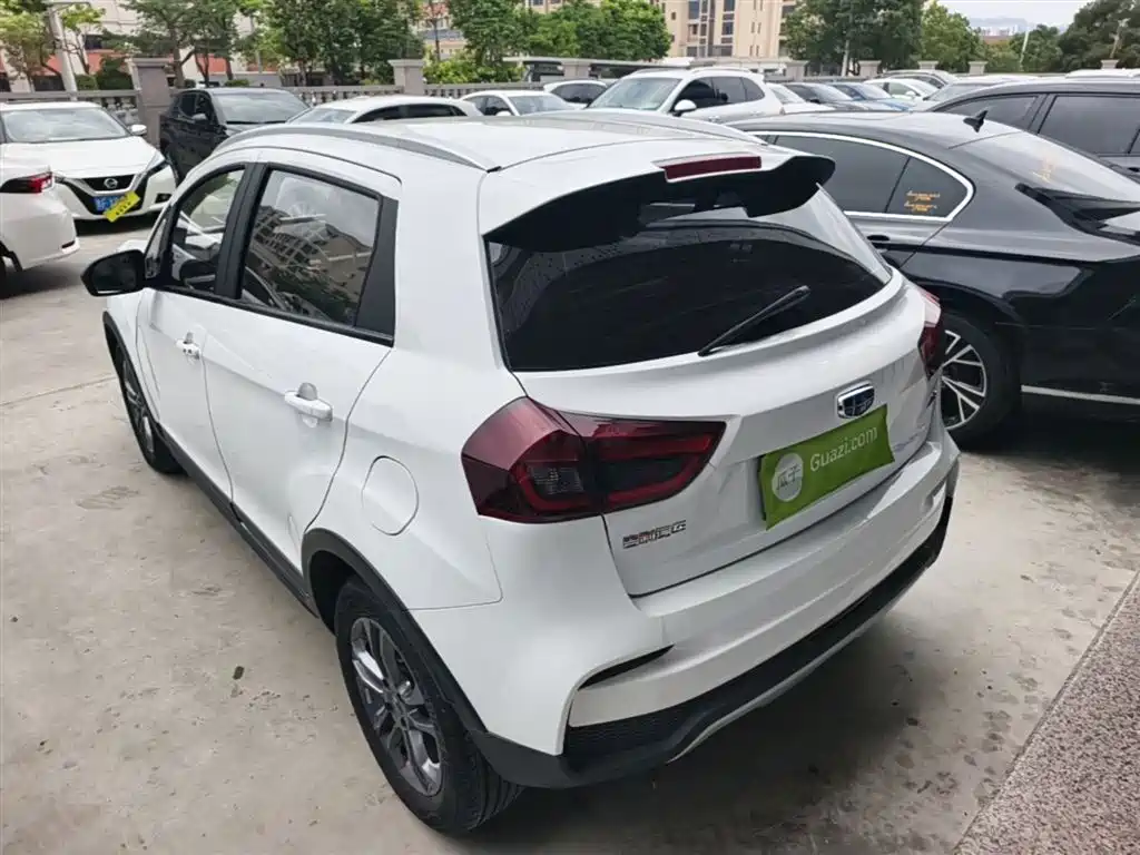 Geely Vision X3 2021 — фото 5