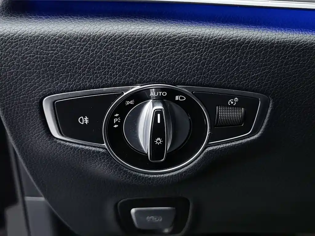 Mercedes-Benz E-Class 2019 — фото 21