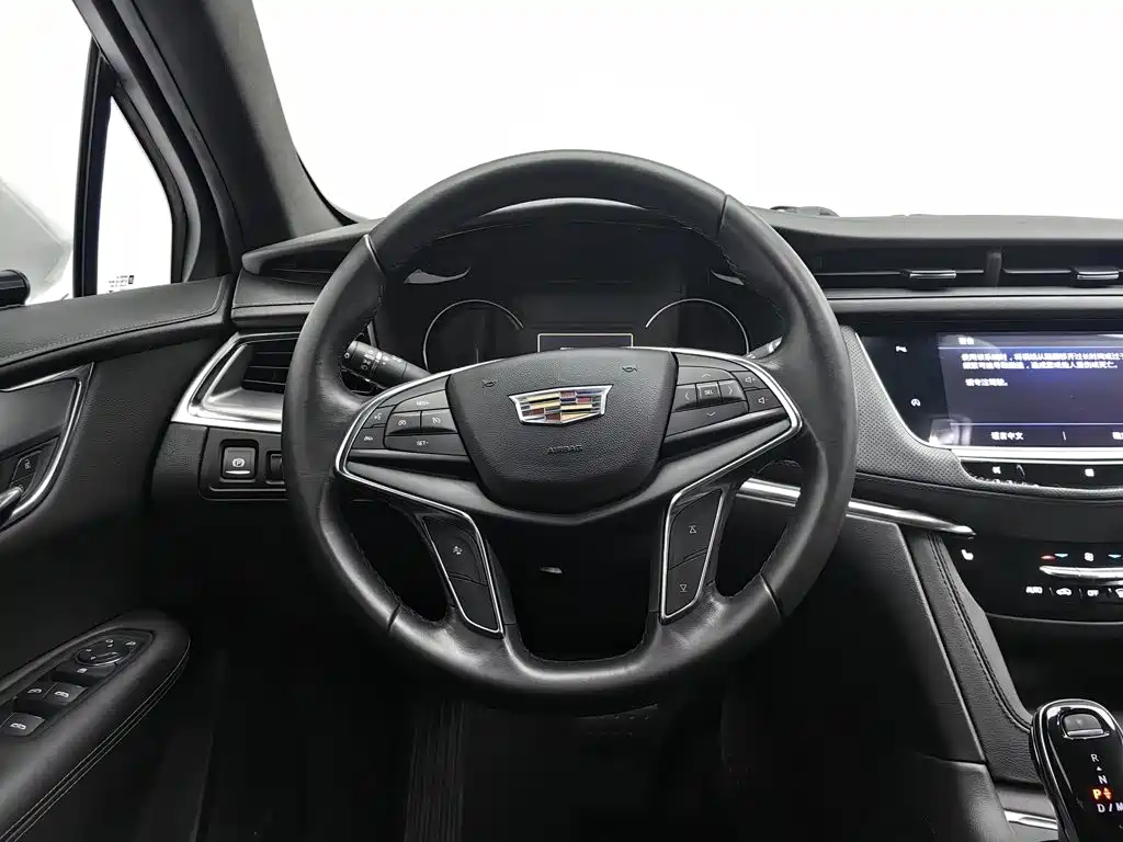 Cadillac XT5 2019 — фото 11