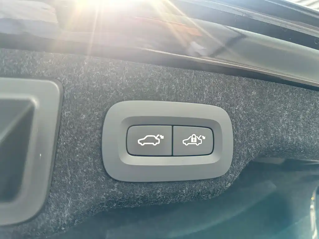 Volvo S90 PHEV 2023 — фото 20
