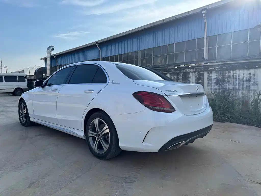 Mercedes-Benz C-Class 2019 — фото 9