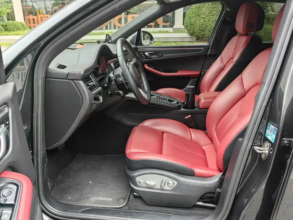 Porsche Macan 2020 — фото 20