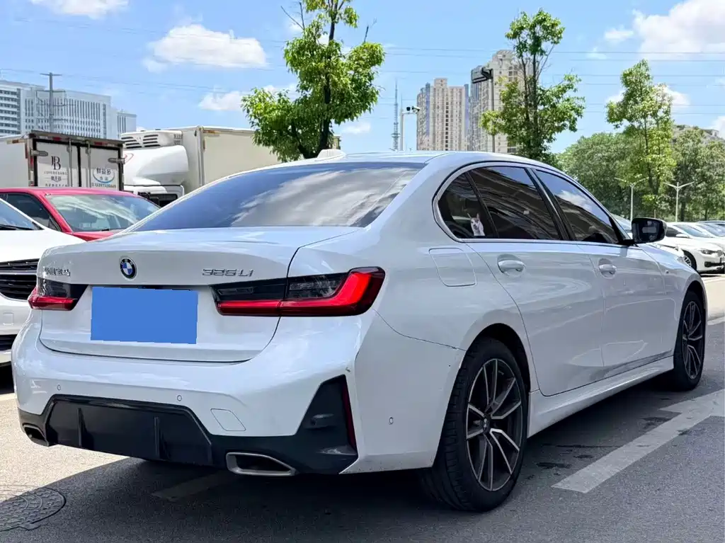BMW 3 Series 2024