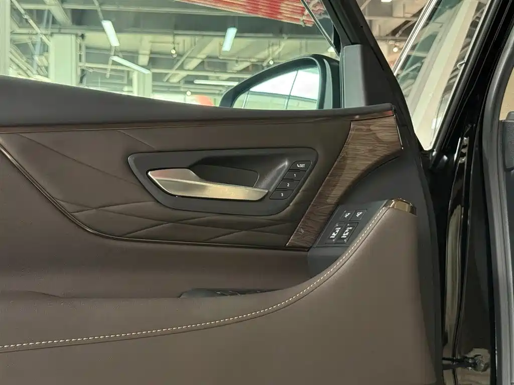 Toyota Vellfire 2025 — фото 9