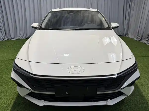Hyundai Elantra 2023