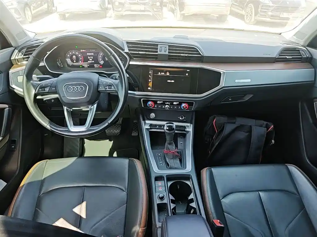 Audi Q3 2019 — фото 10