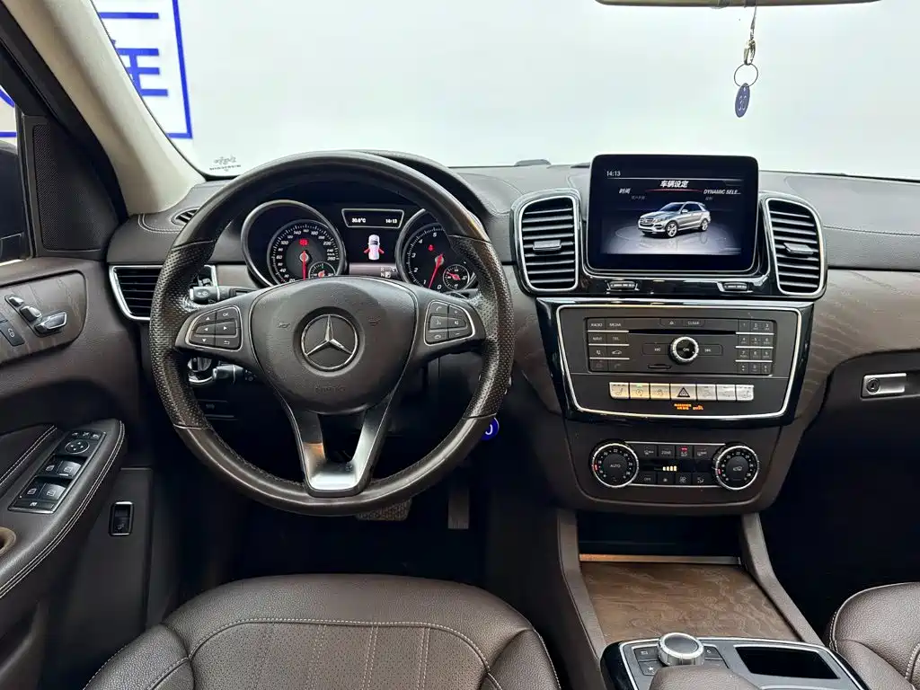 Mercedes-Benz GLE 2018 — фото 12