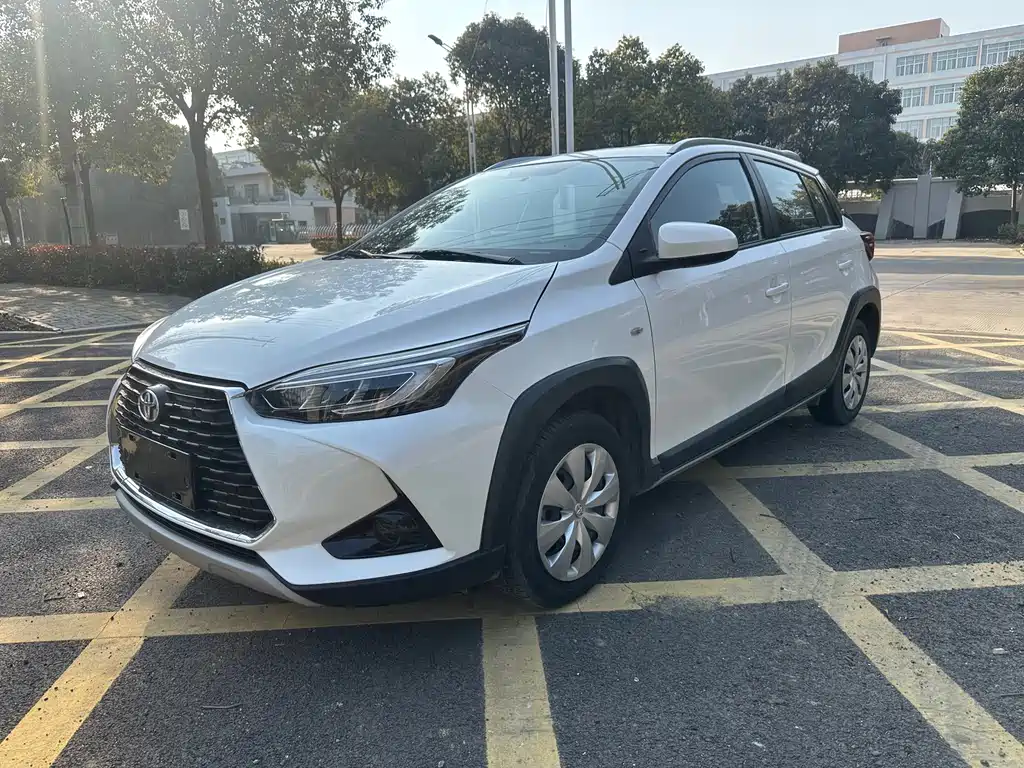 Toyota Yaris L 2022