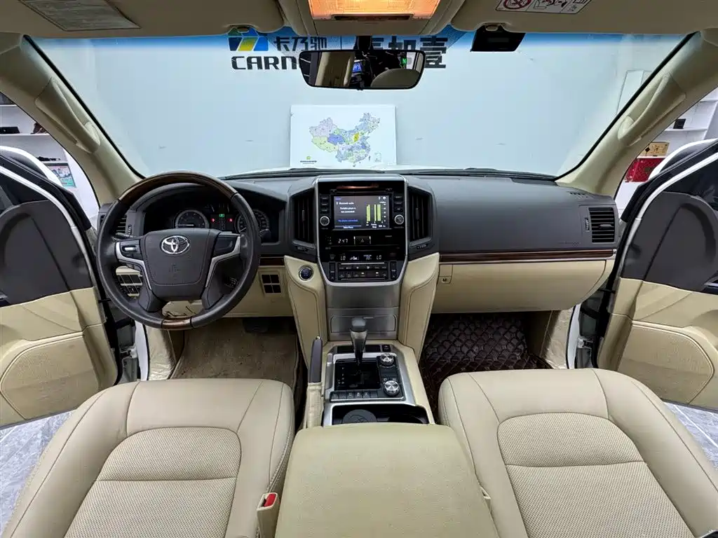 Toyota Land Cruiser 2018 — фото 9