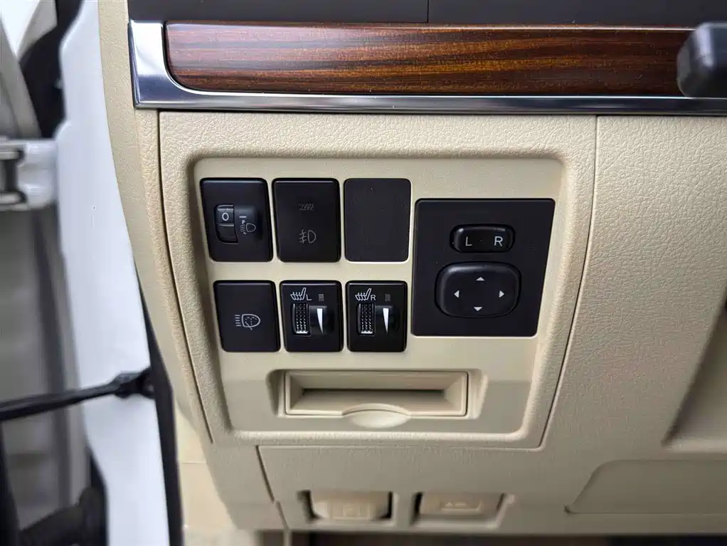 Toyota Land Cruiser 2018 — фото 16