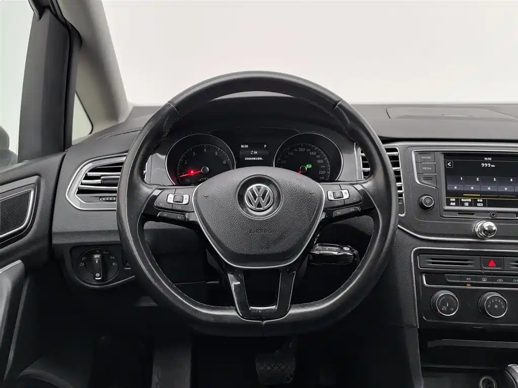 Volkswagen Golf Sportsvan 2017 — фото 11