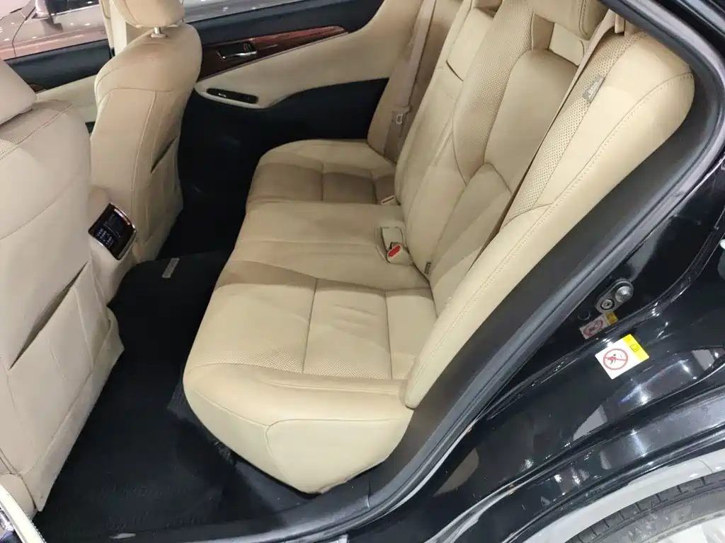 Toyota Crown 2017 — фото 13