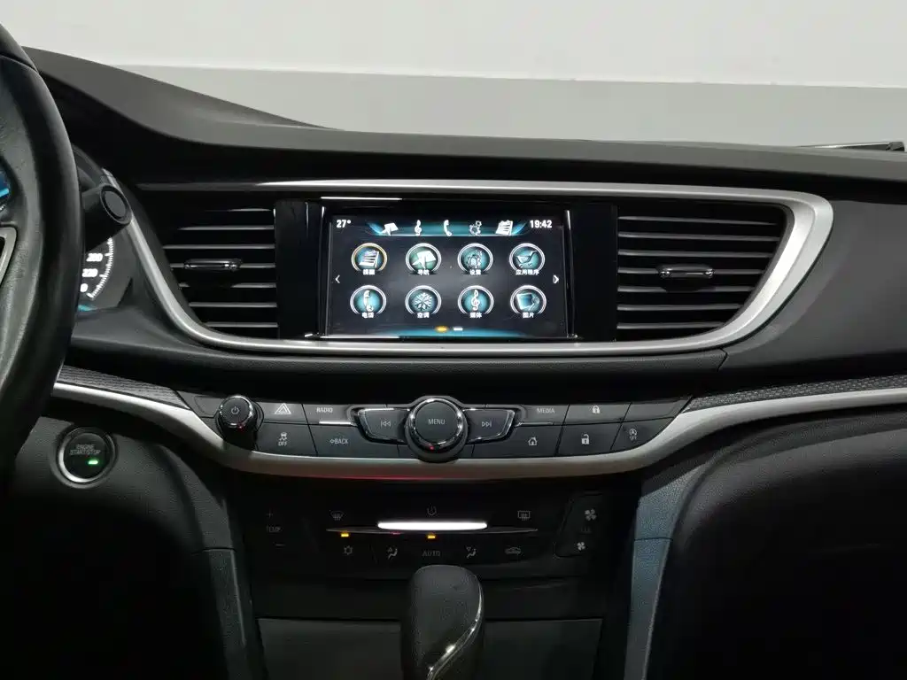 Buick Excelle 2017 — фото 12