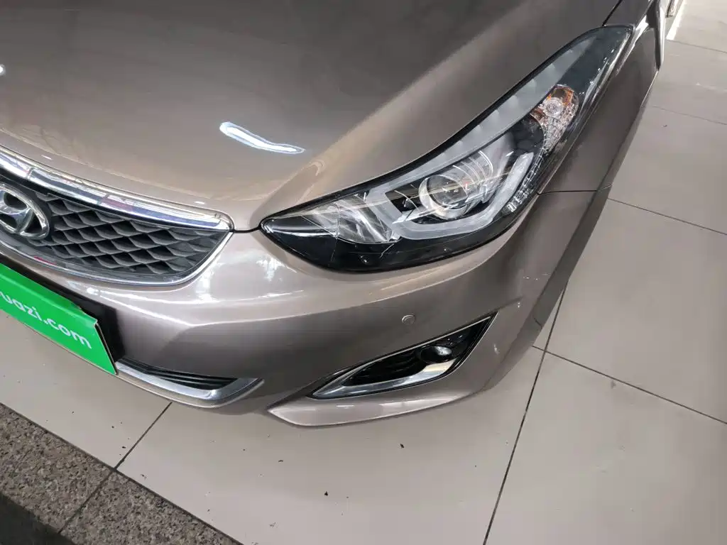 Hyundai Elantra 2017 — фото 18