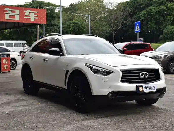 Infiniti QX70 2016