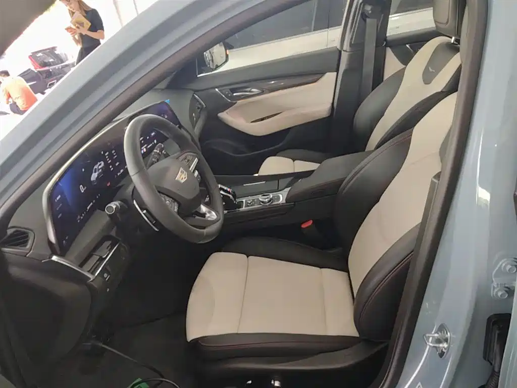 Cadillac CT5 2025 — фото 15