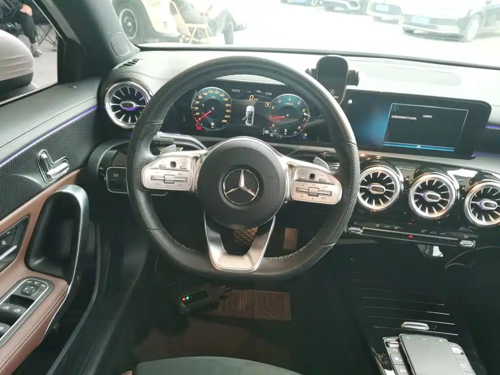 Mercedes-Benz A-Class 2021 — фото 11