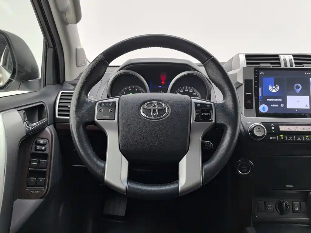 Toyota Prado 2016 — фото 11