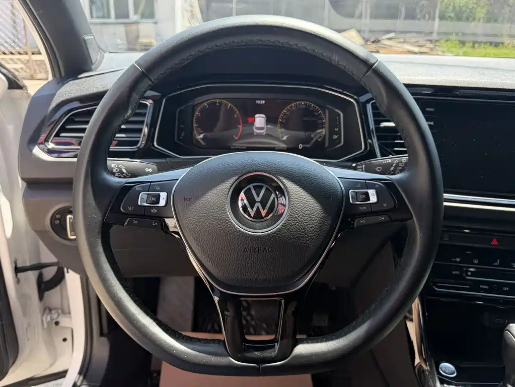 Volkswagen T-Roc 2022 — фото 10
