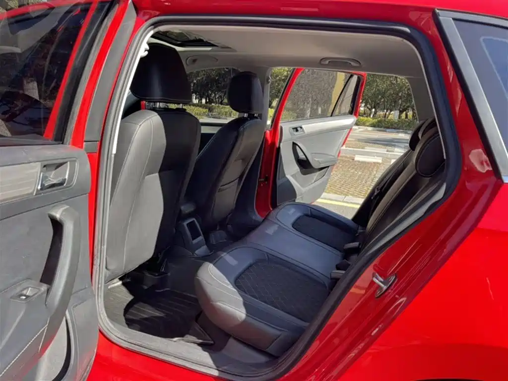 Skoda Rapid Spaceback 2020 — фото 18