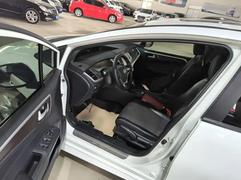 Honda Jade 2017 — фото 16
