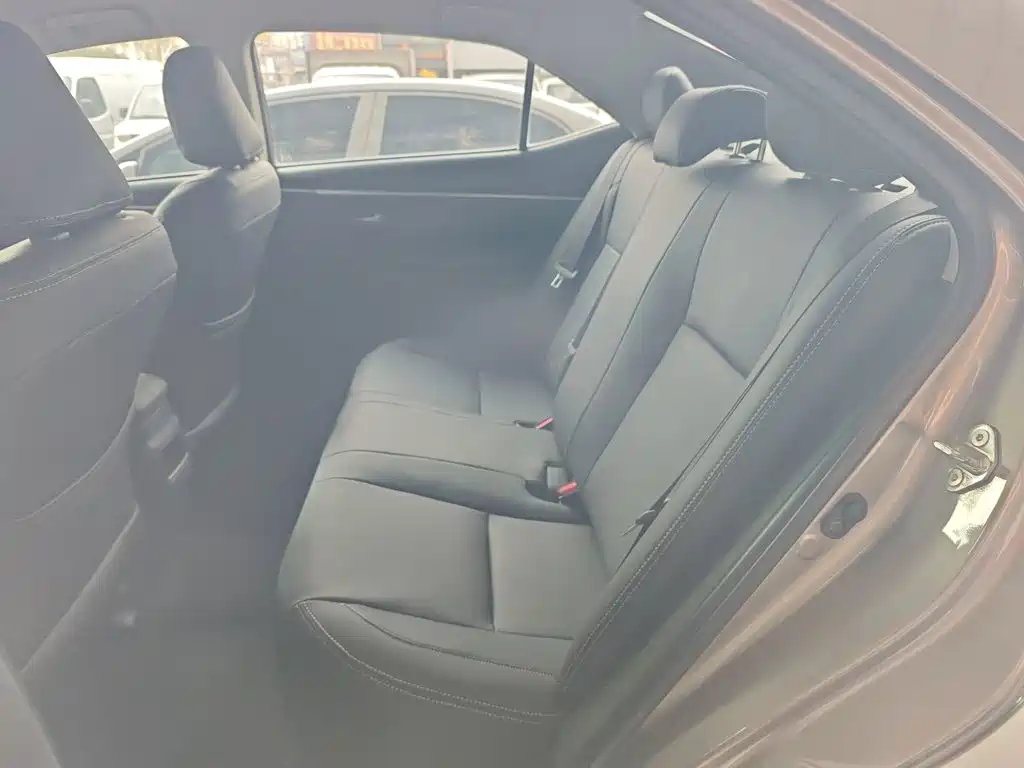 Toyota Corolla 2019 — фото 10