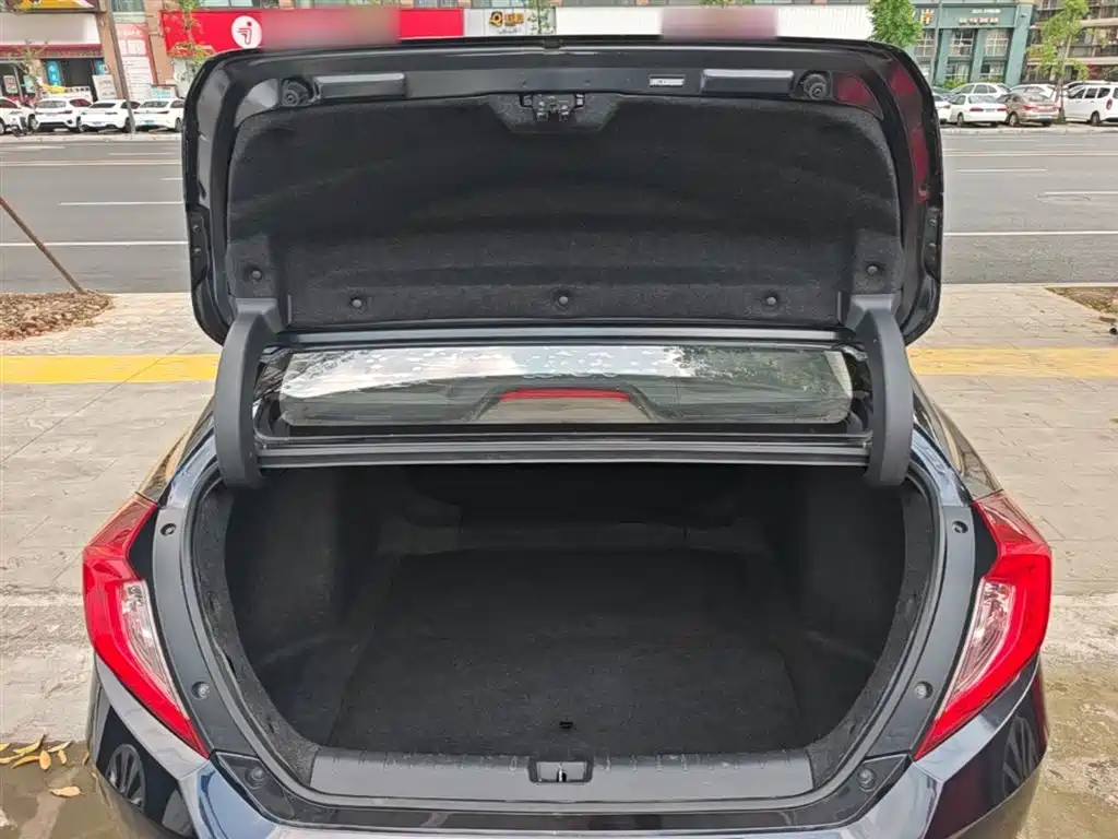Honda Civic 2017 — фото 19
