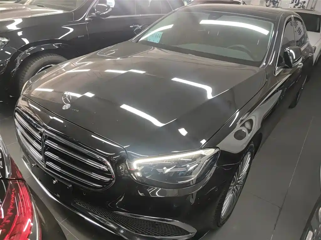 Mercedes-Benz E-Class 2022 — фото 1