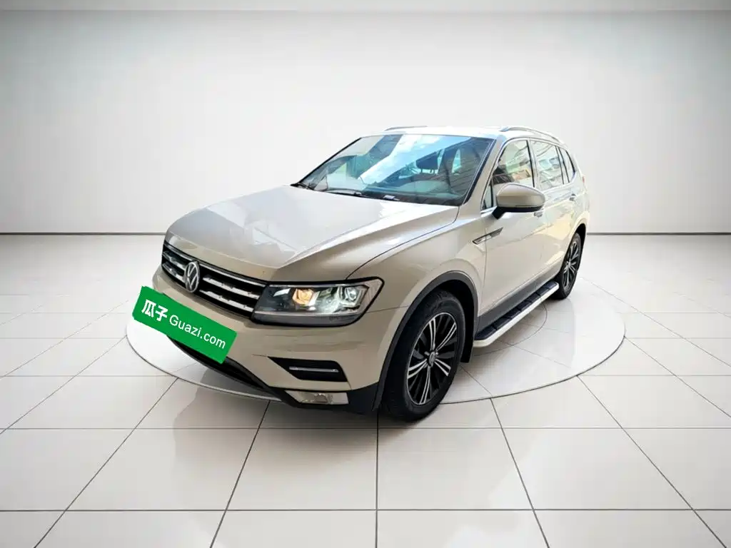 Volkswagen Tiguan L 2020 — фото 1