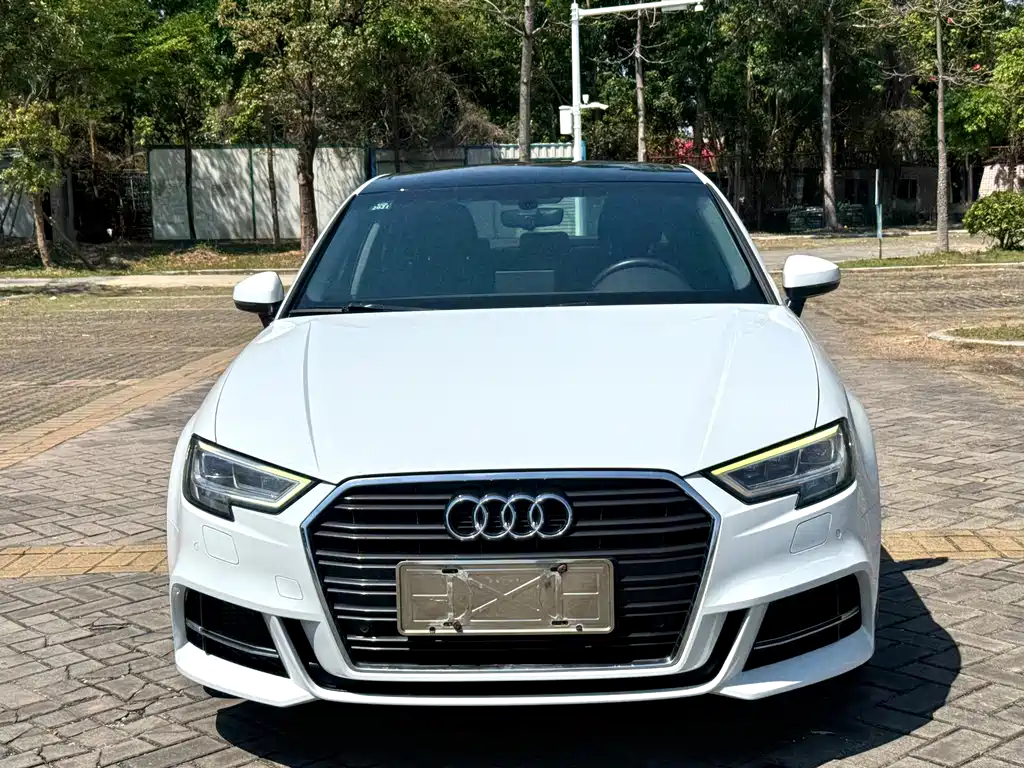 Audi A3 2019 — фото 2