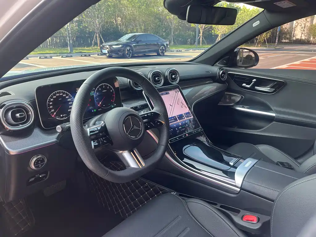 Mercedes-Benz C-Class 2023 — фото 4