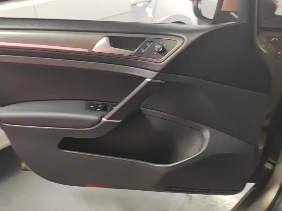 Volkswagen Golf 2016