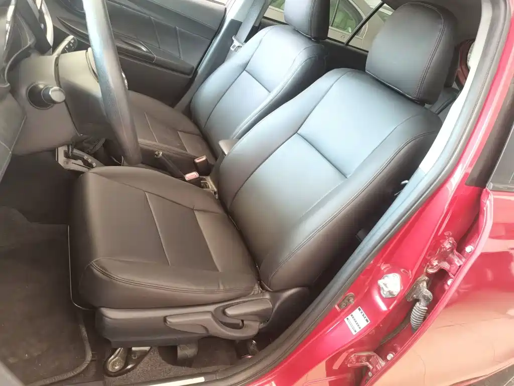 Toyota Yaris L 2017 — фото 11