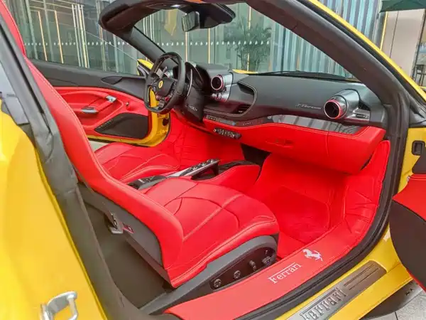 Ferrari F8 2023